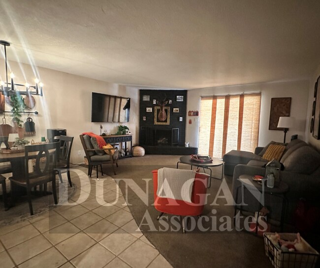 Building Photo - 2 bedroom 1 bath 40+ HOA Community Fully F...