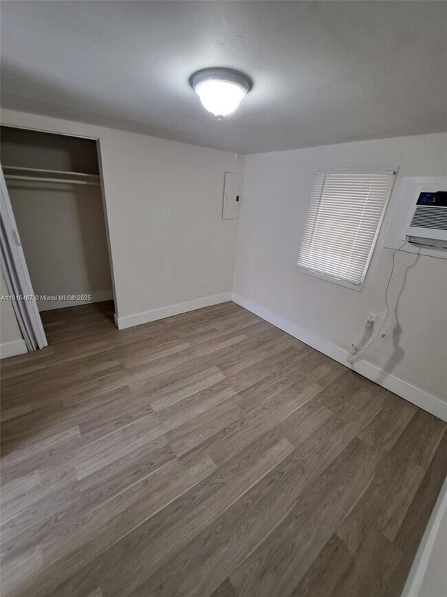 Foto del edificio - 1362 SW 2nd St