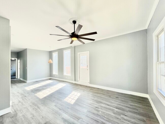 Foto del edificio - 2947 W Cortland St