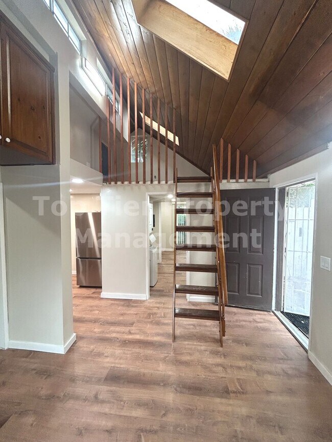 Foto del edificio - ****Oceanside Beach Bungalow - 1 bed, 1 bath - Available NOW***