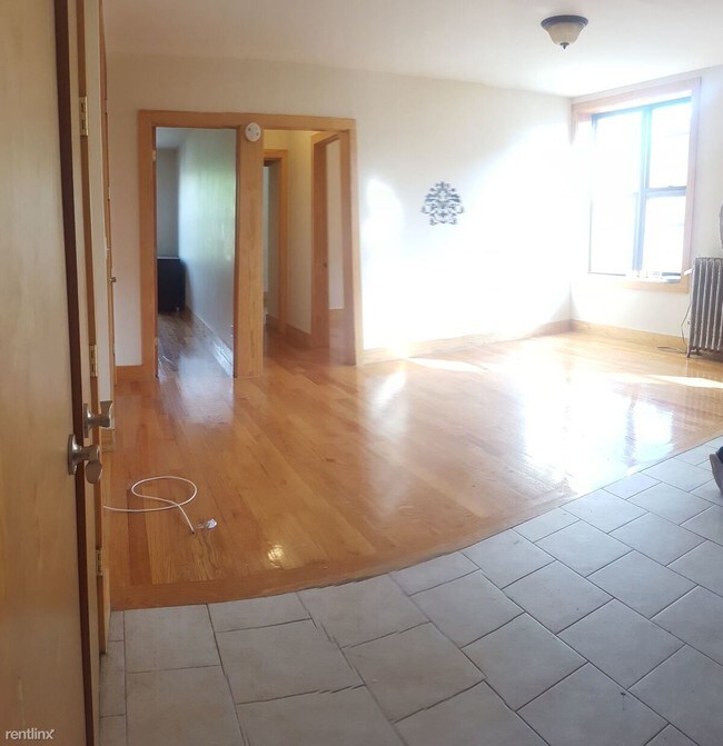 Foto del edificio - 2116 Hoyt Ave S