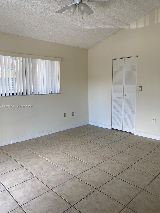 Foto del edificio - 2445 SW 18th Terrace