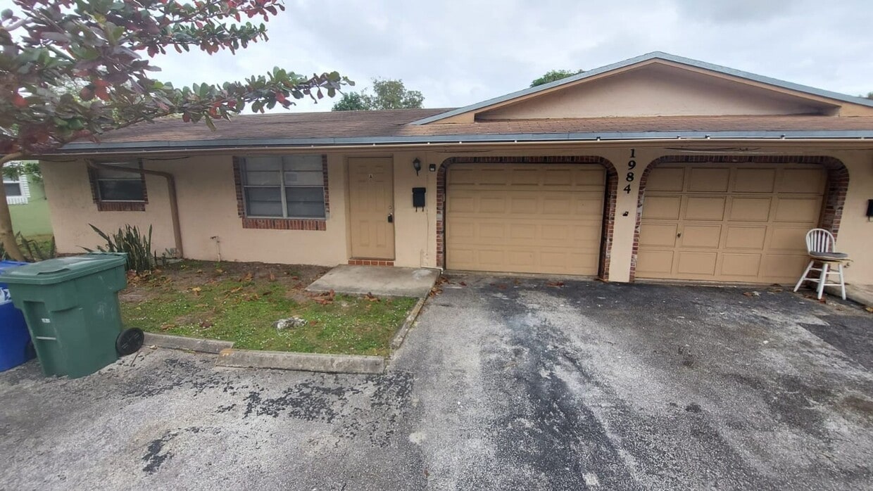 2 BEDROOMS 1 BATHROOM IN AREA OF RIVERLAND - 2 BEDROOMS 1 BATHROOM IN AREA OF RIVERLAND