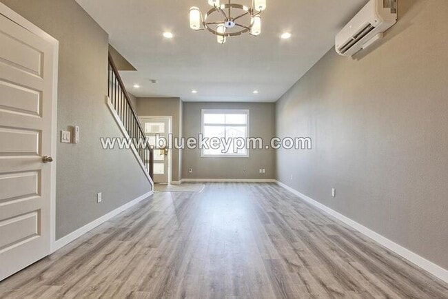 2 Primary Bedrooms and 2.5 Bathrooms Uptown Vancouver - 2 Primary Bedrooms and 2.5 Bathrooms Uptown Vancouver House