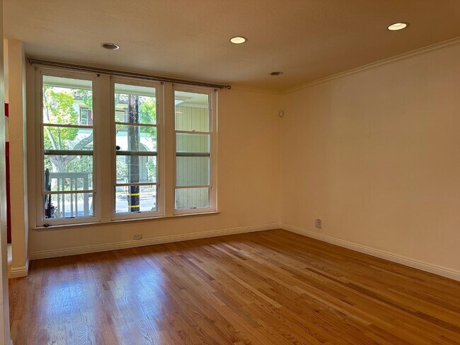 Foto del edificio - 333 Ramona St