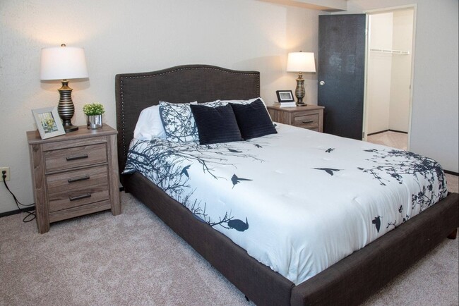 Ridgebrook Apartments | Bedroom and Walk-In Closet - Ridgebrook Apartments