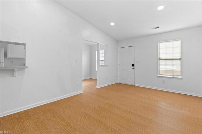 Foto del edificio - 582 Peregrine St