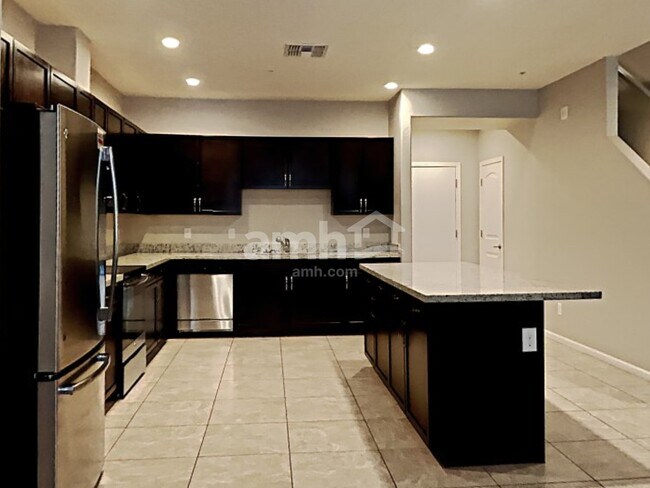 Foto del edificio - 20765 W Thomas Rd