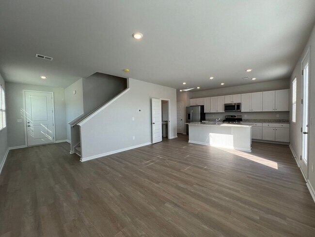 Building Photo - Surfside Beach - 3 bedroom / 2.5 Bathroom Home