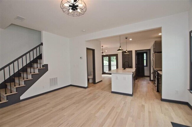 Foto del edificio - 931 Fern Ave SE