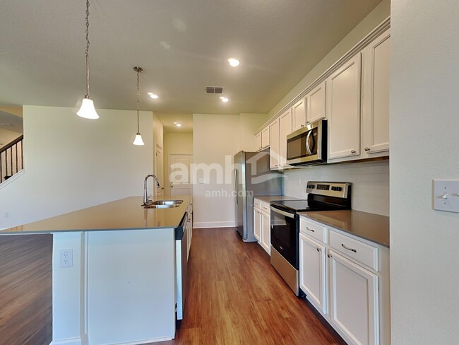 Building Photo - 2125 Saffron Walden Dr