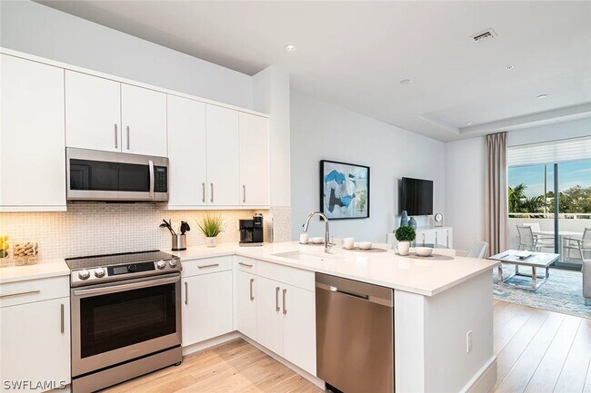 Building Photo - 101 8th St S