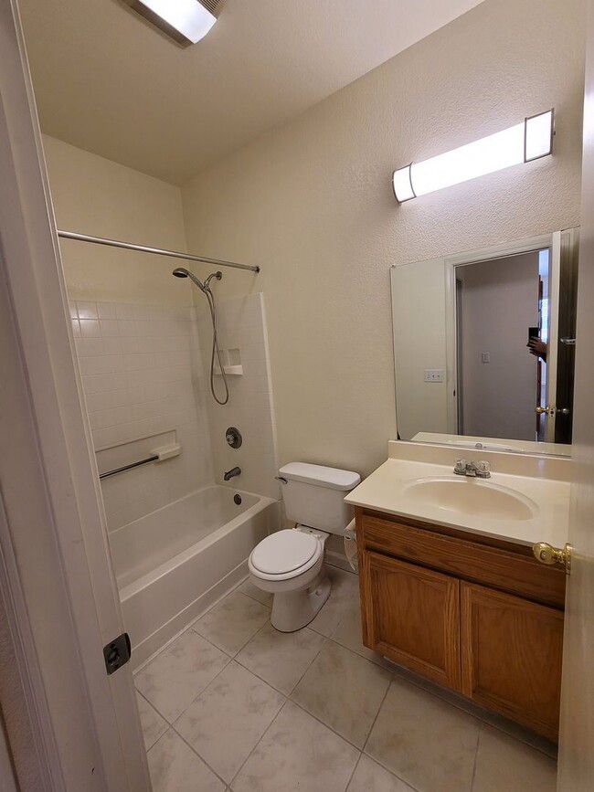 Building Photo - 2 br, 2 bath House - 7935 Eskdale Court