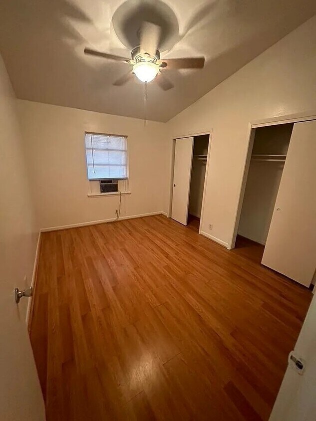 Foto del edificio - 1023 Lyndon St