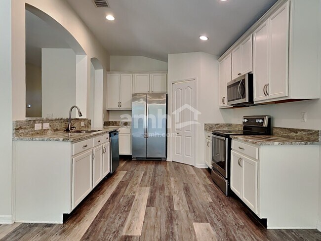 Building Photo - 408 Corklan Ct