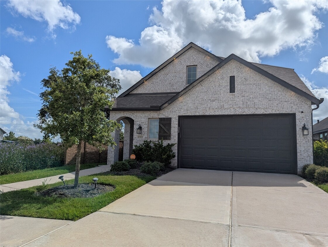 Primary Photo - 10503 Dolce Ln