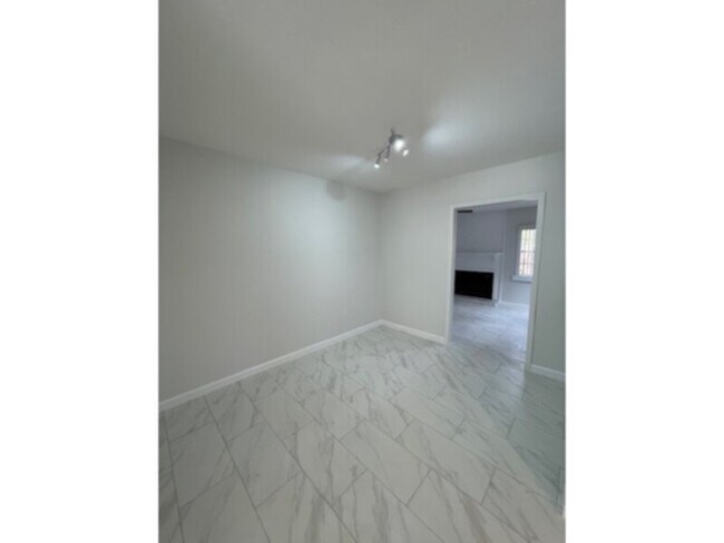 Foto del edificio - Winter Park 2 Bed, 2 Bath- Upgraded INSIDE and OUT w/ Community Pool!