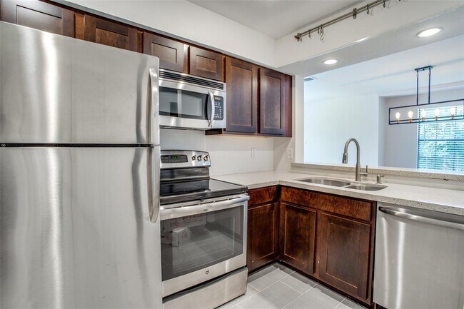Foto del edificio - 4777 Cedar Springs Rd