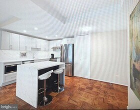 Building Photo - 1311 Delaware Ave SW