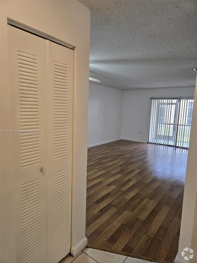 Building Photo - 2257 SW 80th Terrace