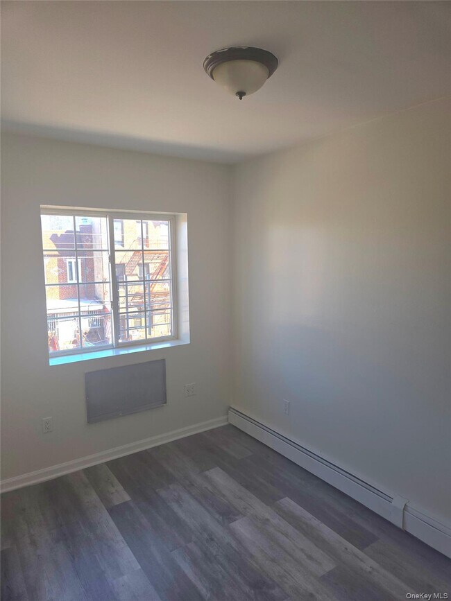 Building Photo - 404 E 54th St