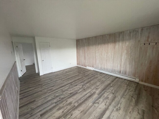 Foto del edificio - Moore (1321 SE 9th Ave &amp; 1320 SE 10th Ct.)