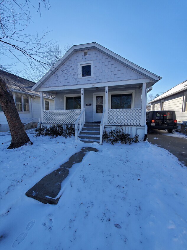 Primary Photo - Charming 3Bed/1Bath Home Near Wauwatosa!