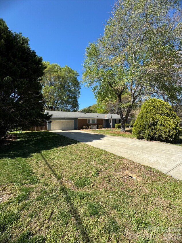 Foto del edificio - 1803 Overhill Dr