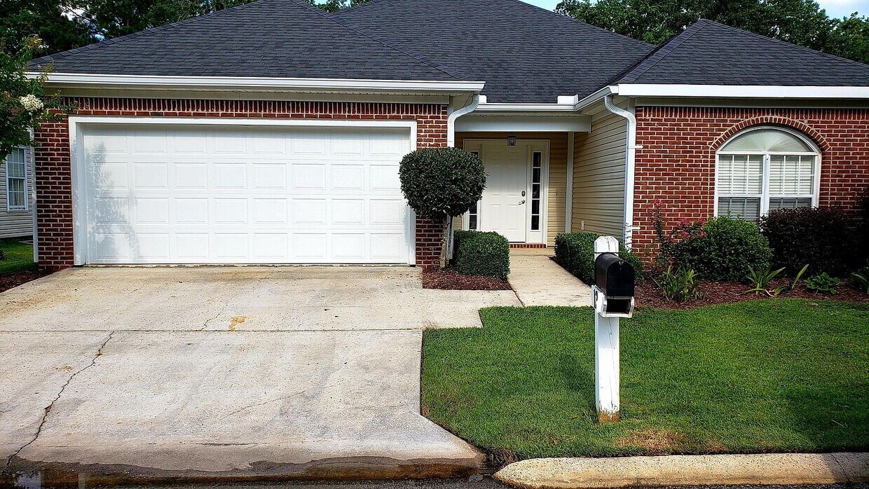 Primary Photo - 130 Huntington Dr