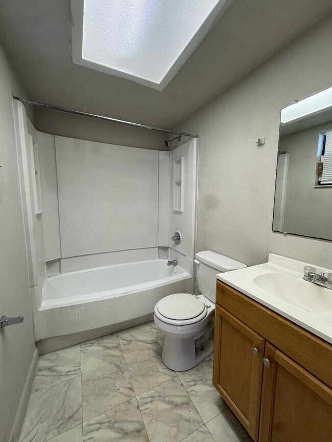 Foto del edificio - 1260 E 113th Ave