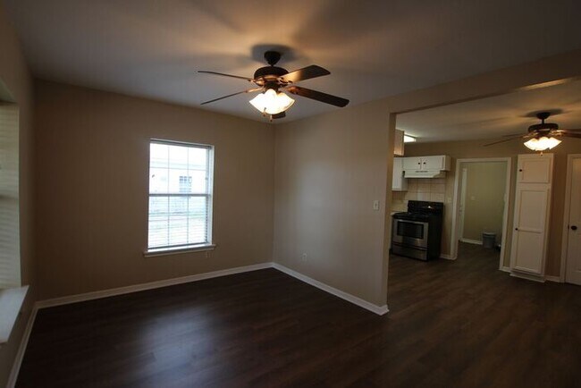 Foto del edificio - Adorable 2 Bedroom 1 Bath Home in West Tyler! Available now!