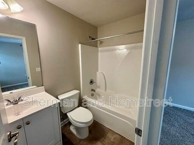 Foto del edificio - 602 Dobhill Ln