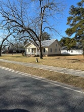 Building Photo - 614 S Tillman St