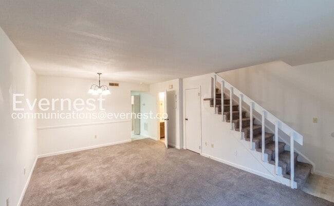 Foto del edificio - 8831 Millard Lee Ln