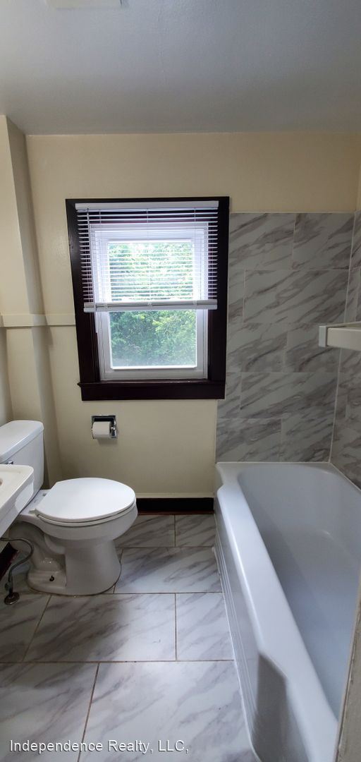Building Photo - 3 br, 1.5 bath House - 1123 North Royal Av...