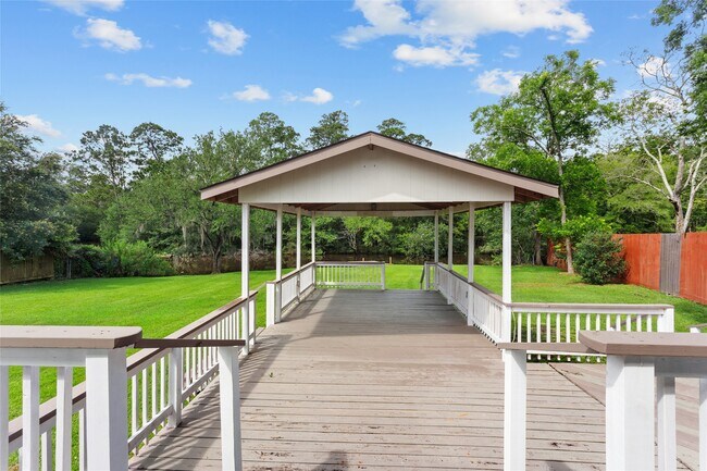 Building Photo - 3310 Oak Dr