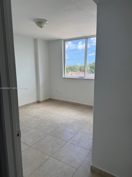 Foto del edificio - 2647 NW 25th Ave