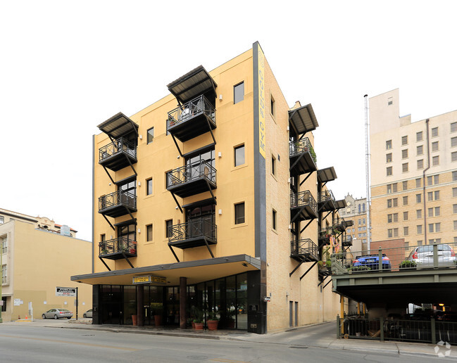 Foto del edificio - Travis Park Lofts