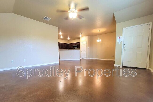 Building Photo - 827 Laila Ln