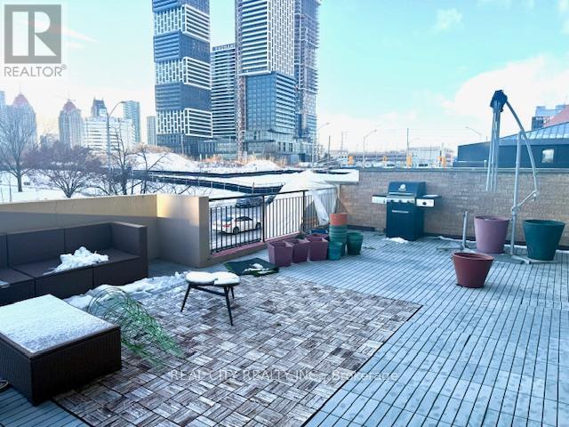 Photo du bâtiment - 285 Enfield Pl