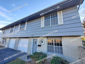 Building Photo - 9336 Ballentine St