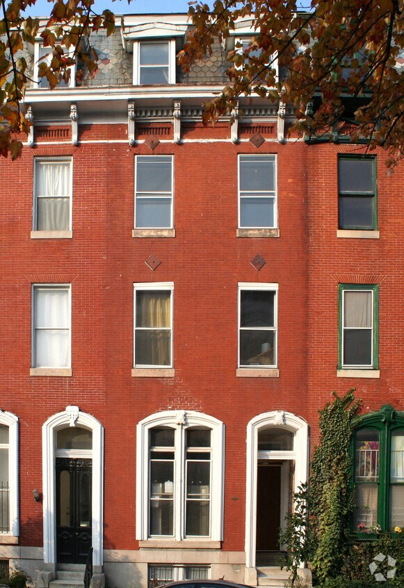 Building Photo - 34 E Preston St