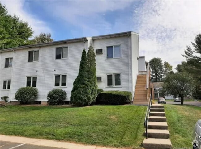 Building Photo - 1134 Hartford Tpke