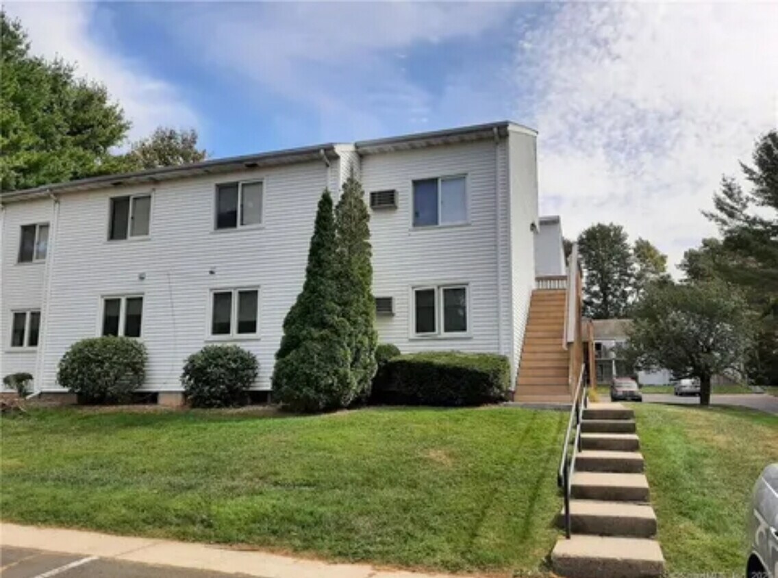 Foto principal - 1134 Hartford Tpke