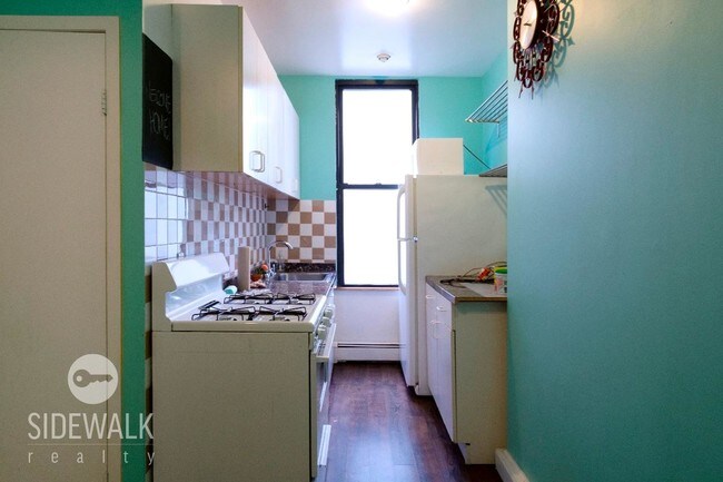 Building Photo - 340 Mcguinness Blvd