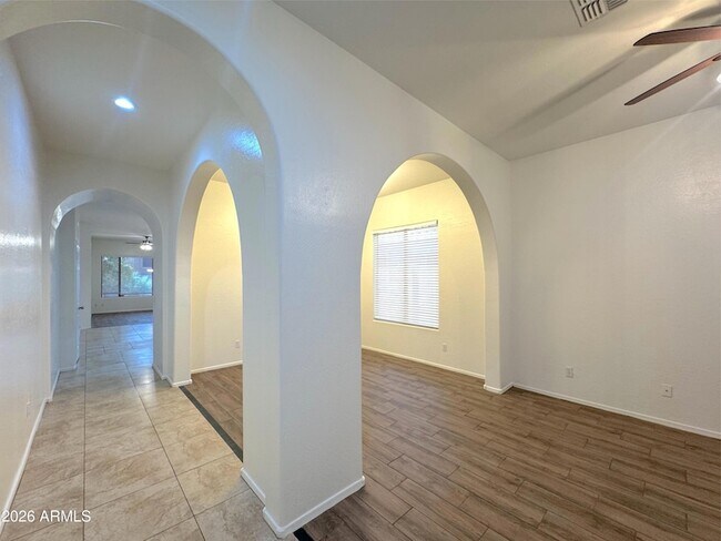 Foto del edificio - 3013 W Glenhaven Dr