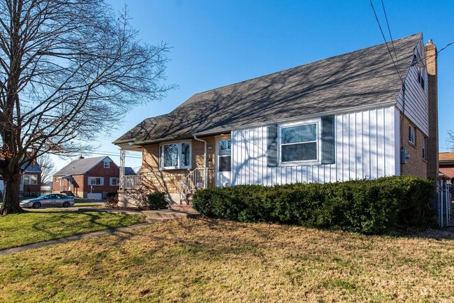 Building Photo - 3071 Neisel Ave
