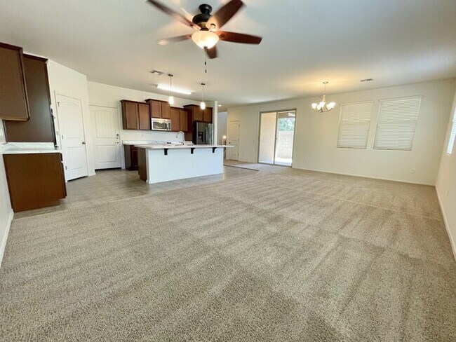 Foto del edificio - Beautiful 4-Bedroom, 3-Bathroom Home in Goodyear!!