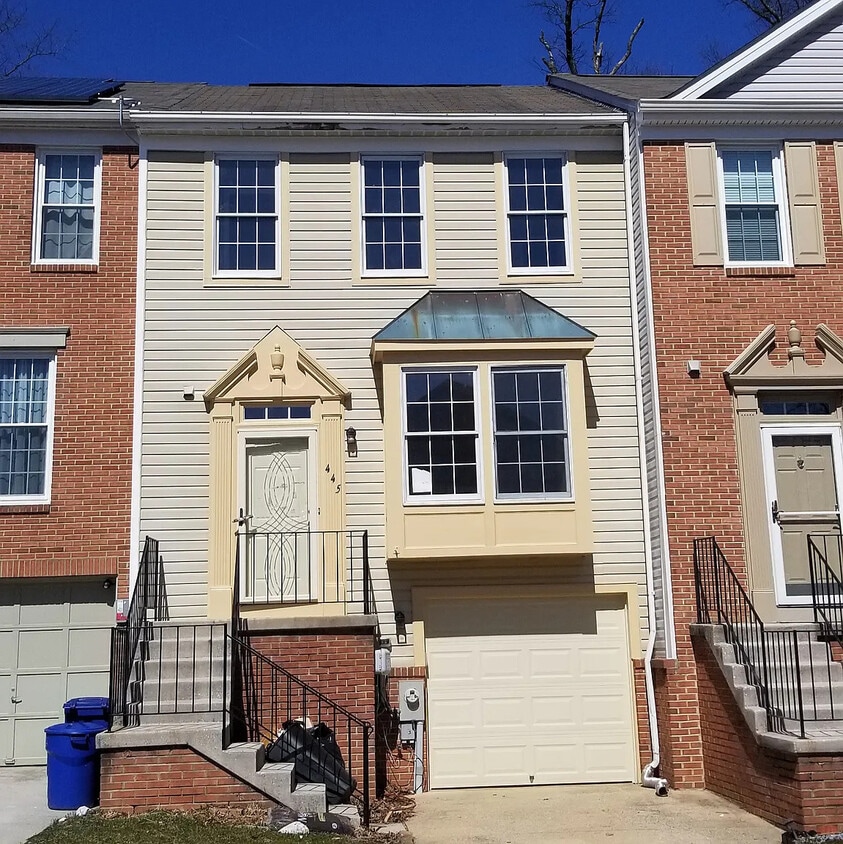 Primary Photo - 445 Woodhill Dr