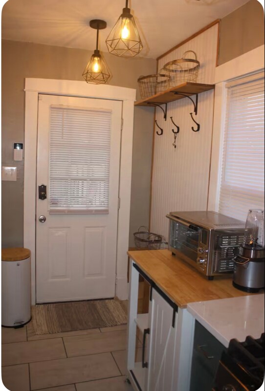 Foto del edificio - 651 Merwin Ave